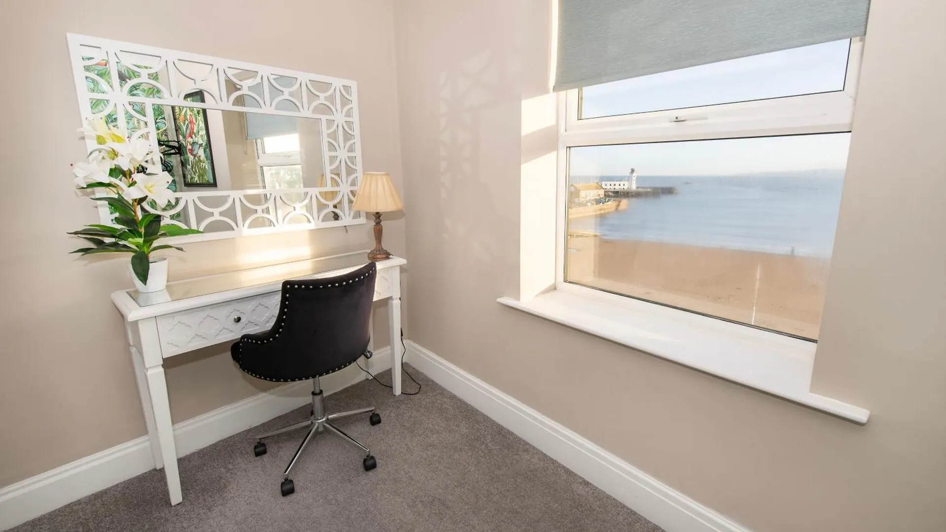 Flamingo Bay - Huge Apartment With Stunning Views - On The Beach! Scarborough
