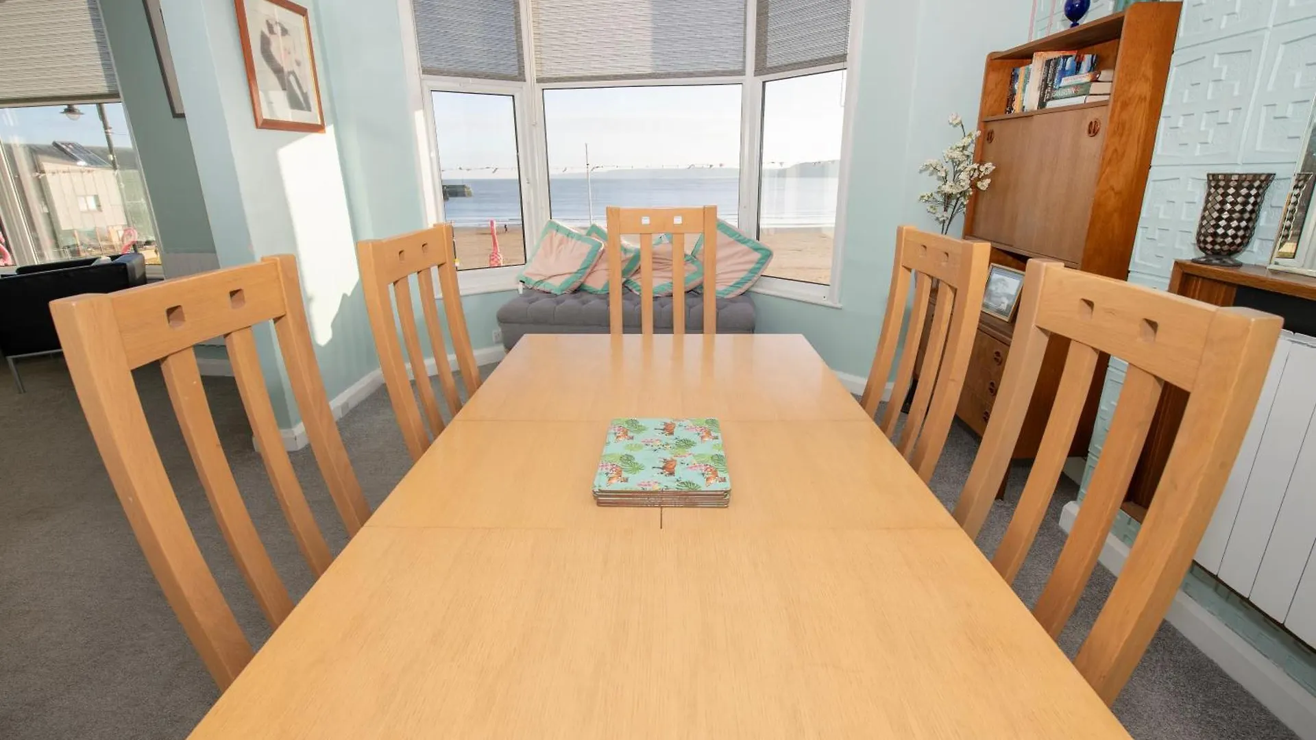 Flamingo Bay - Huge Apartment With Stunning Views - On The Beach! Scarborough