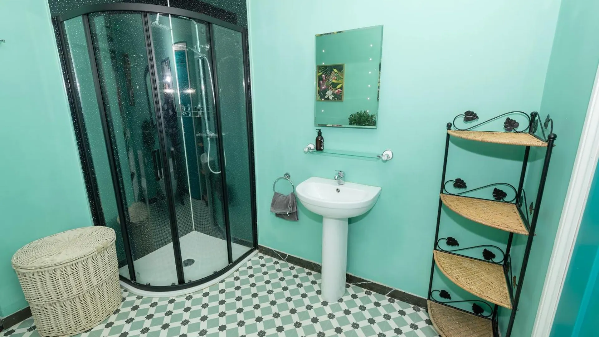 Flamingo Bay - Huge Apartment With Stunning Views - On The Beach! Scarborough
