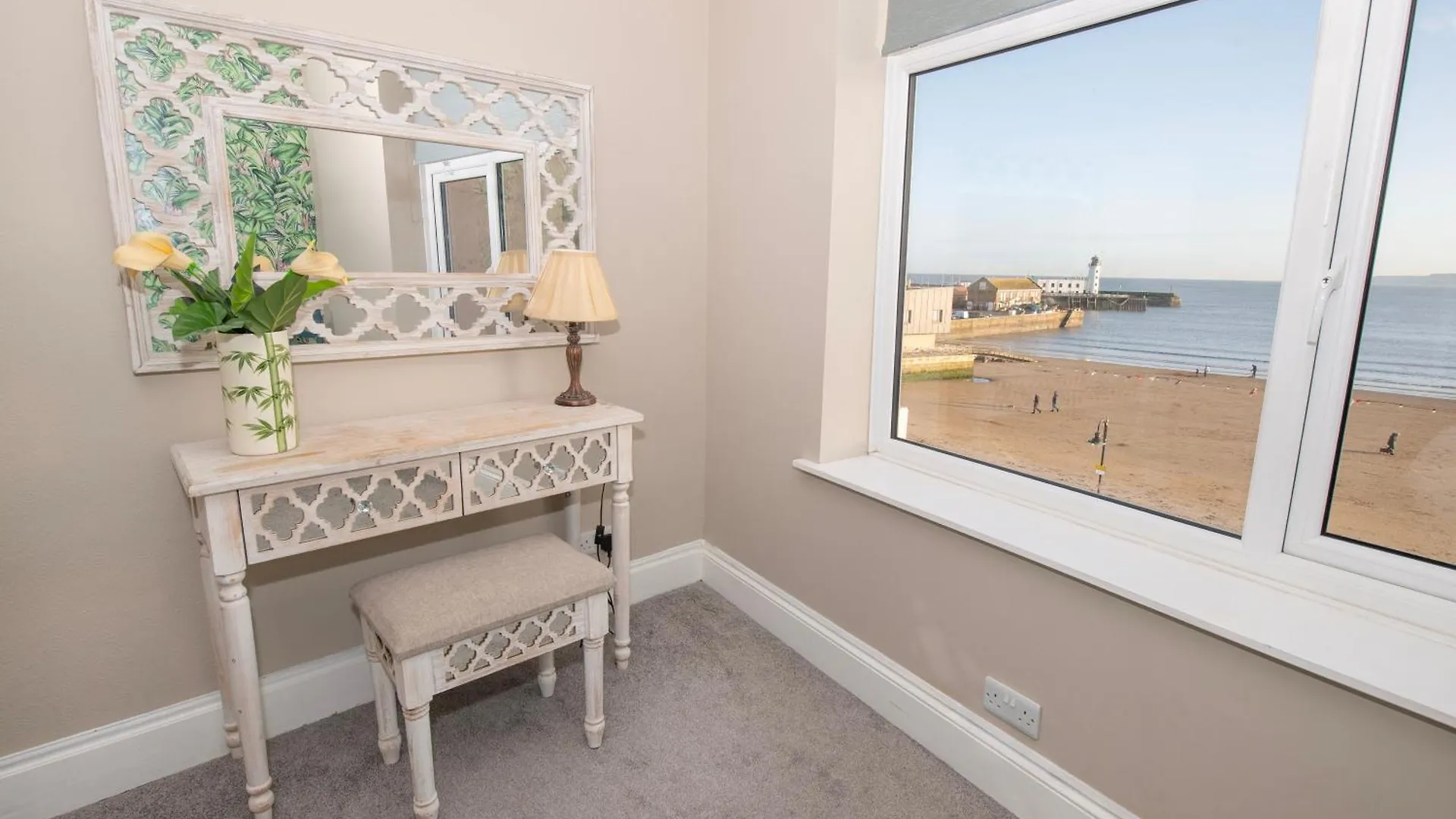 Flamingo Bay - Huge Apartment With Stunning Views - On The Beach! Scarborough