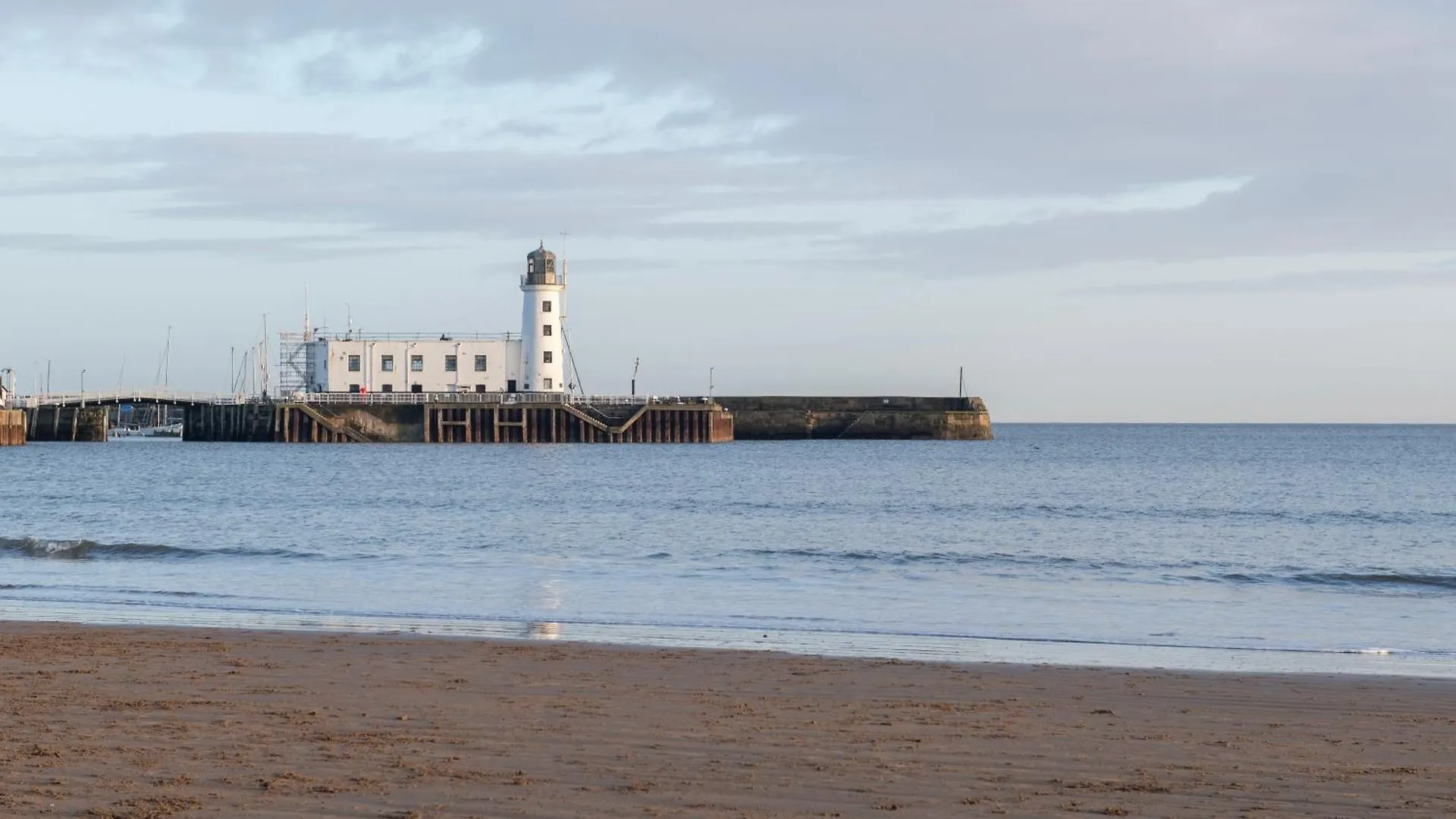 Flamingo Bay - Huge Apartment With Stunning Views - On The Beach! Scarborough
