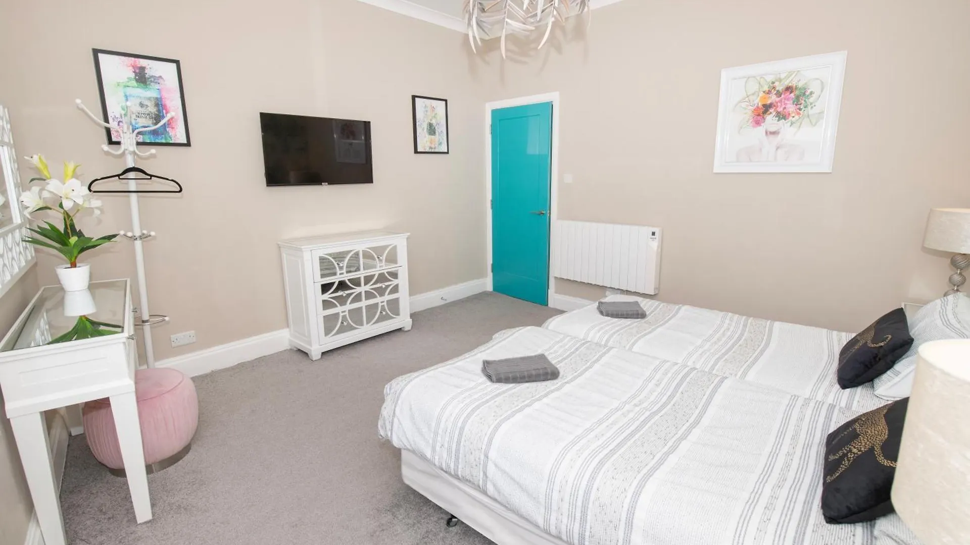 Flamingo Bay - Huge Apartment With Stunning Views - On The Beach! Scarborough 0*,  Verenigd Koninkrijk
