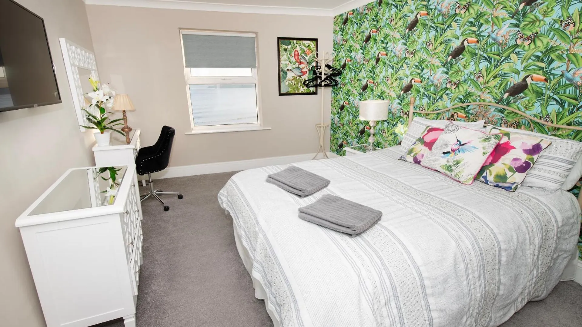 Flamingo Bay - Huge Apartment With Stunning Views - On The Beach! Scarborough 0*,